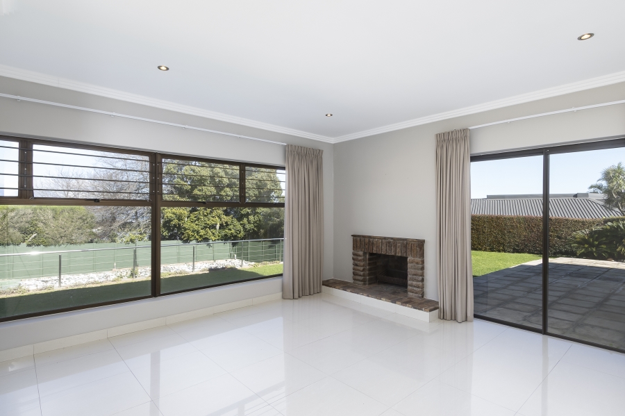 To Let 4 Bedroom Property for Rent in Helderberg Estate Western Cape
